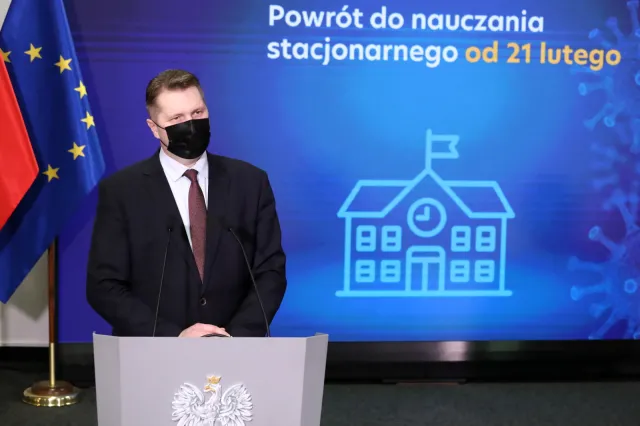 "Minister Czarnek zrobił dużo, by uzasadnić swoje propozycje". Co prezydent zrobi z Lex Czarnek?