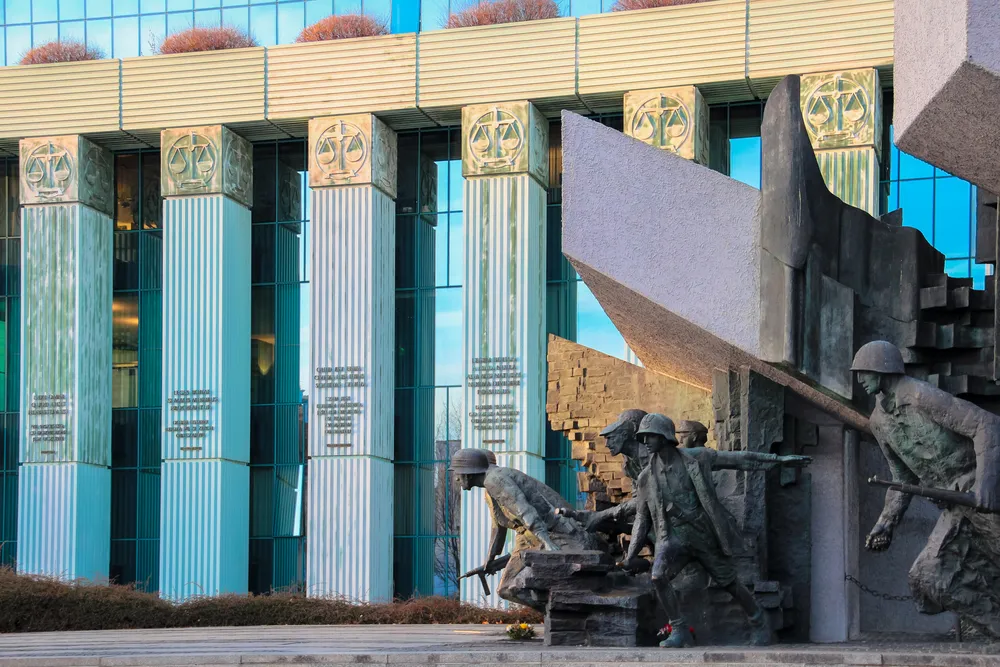 SN: KRS nie może uznaniowo decydować, czy pozostawić sędziego w stanie czynnym