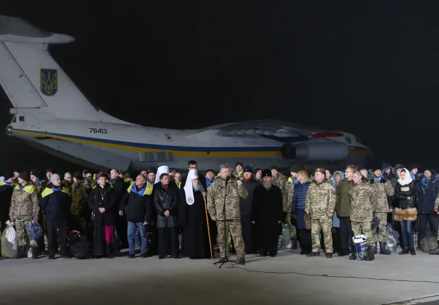 "Washington Post": Putin zatwierdził wymianę Medwedczuka na żołnierzy pułku Azow, mimo sprzeciwu FSB