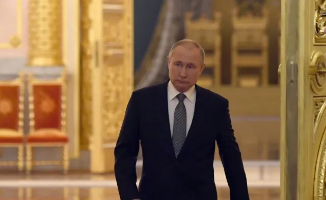 Dom bez drzwi wejściowych. Putinowski system jest zbudowany jak włoska mafia [WYWIAD]