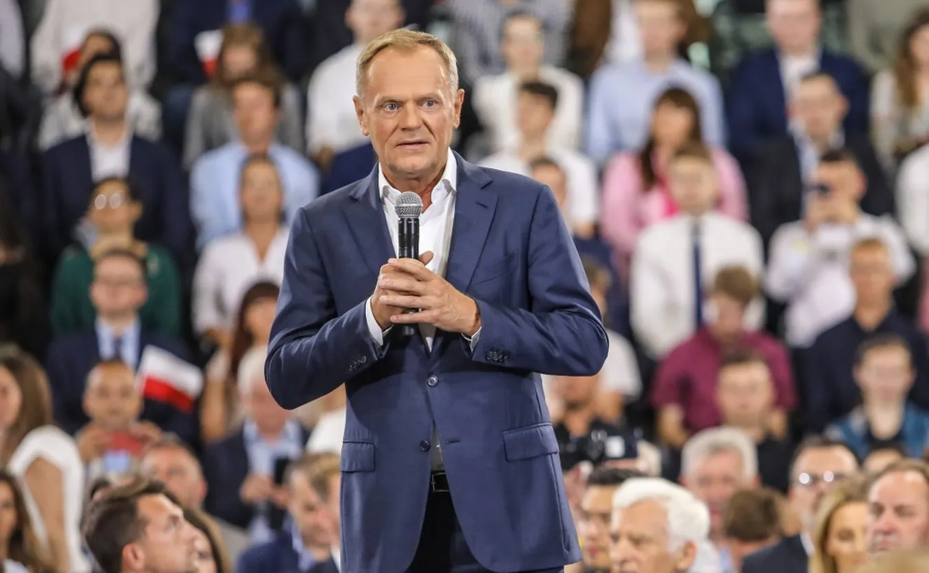 Polityczna wojna o drożyznę i Glapińskiego. Donald Tusk chce odwołania prezesa NBP