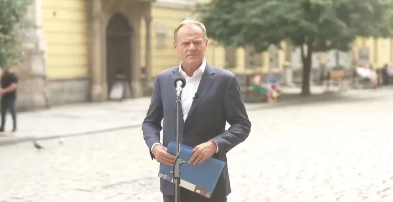 Donald Tusk: Polska jest jedynym krajem w Unii, który zablokował własne pieniądze