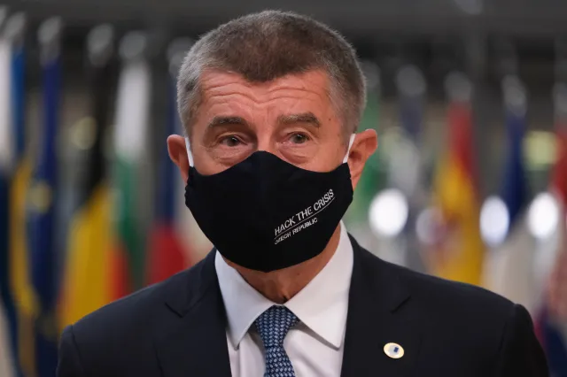 Premier Czech zapowiada radykalne zaostrzenie restrykcji