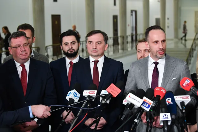 Wójcik: Środki z KPO powinny być przekazane Polsce już rok temu. Są bezprawnie przywłaszczone przez KE