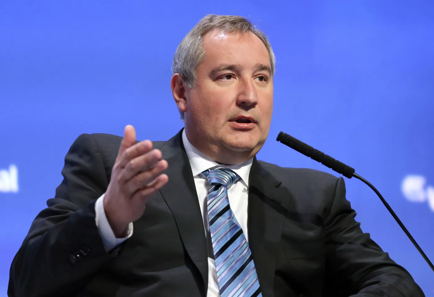 Rosja: Wicepremier Rogozin ranny czy kontuzjowany?