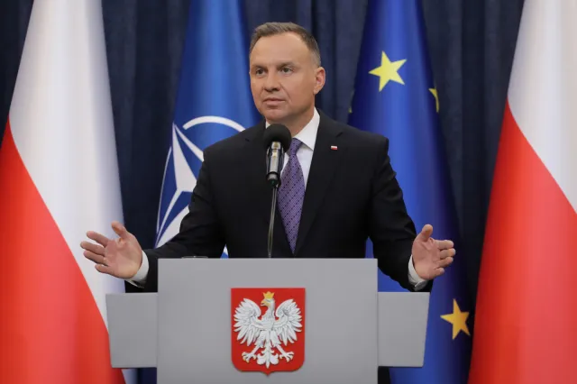 Konsekwencje lex Tusk dla polskiej polityki i gospodarki