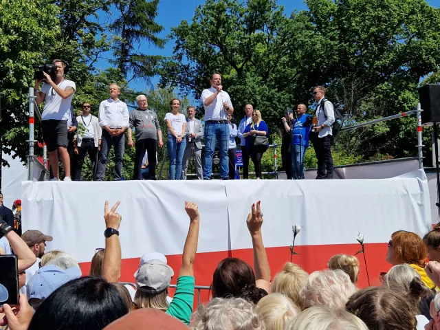 Trzaskowski na marszu 4 czerwca: My naród, mamy prawo jasno powiedzieć, jakiej Polski chcemy