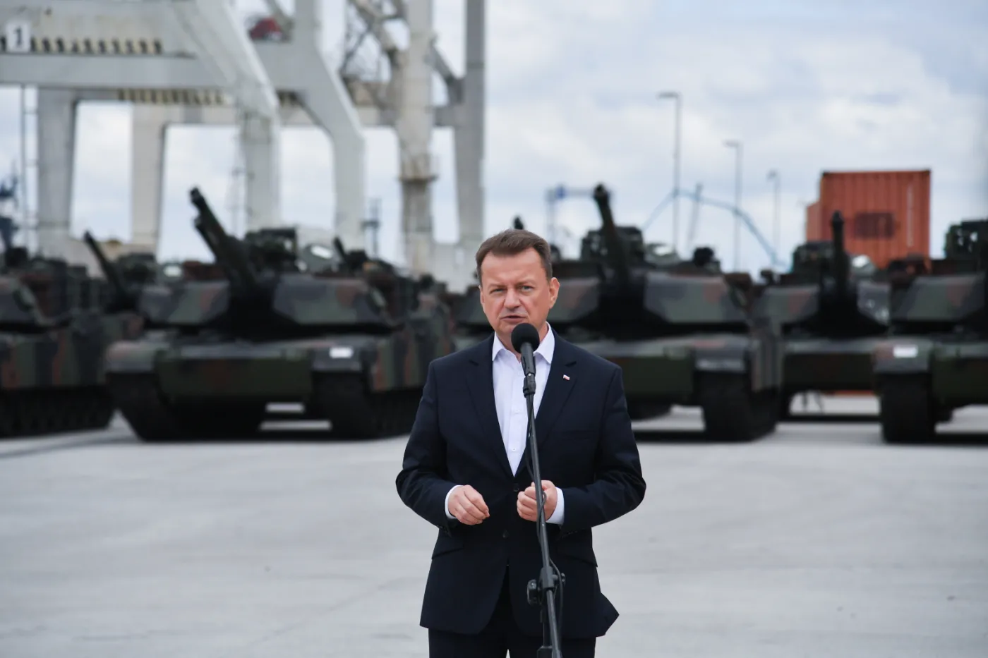 Błaszczak: Wzmocniona granica będzie zaporą, która sprawi, że kolejne ataki nie będą skuteczne