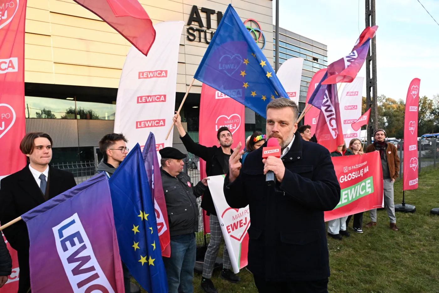 Zandberg: Musimy uruchomić w Polsce duży program budownictwa społecznego