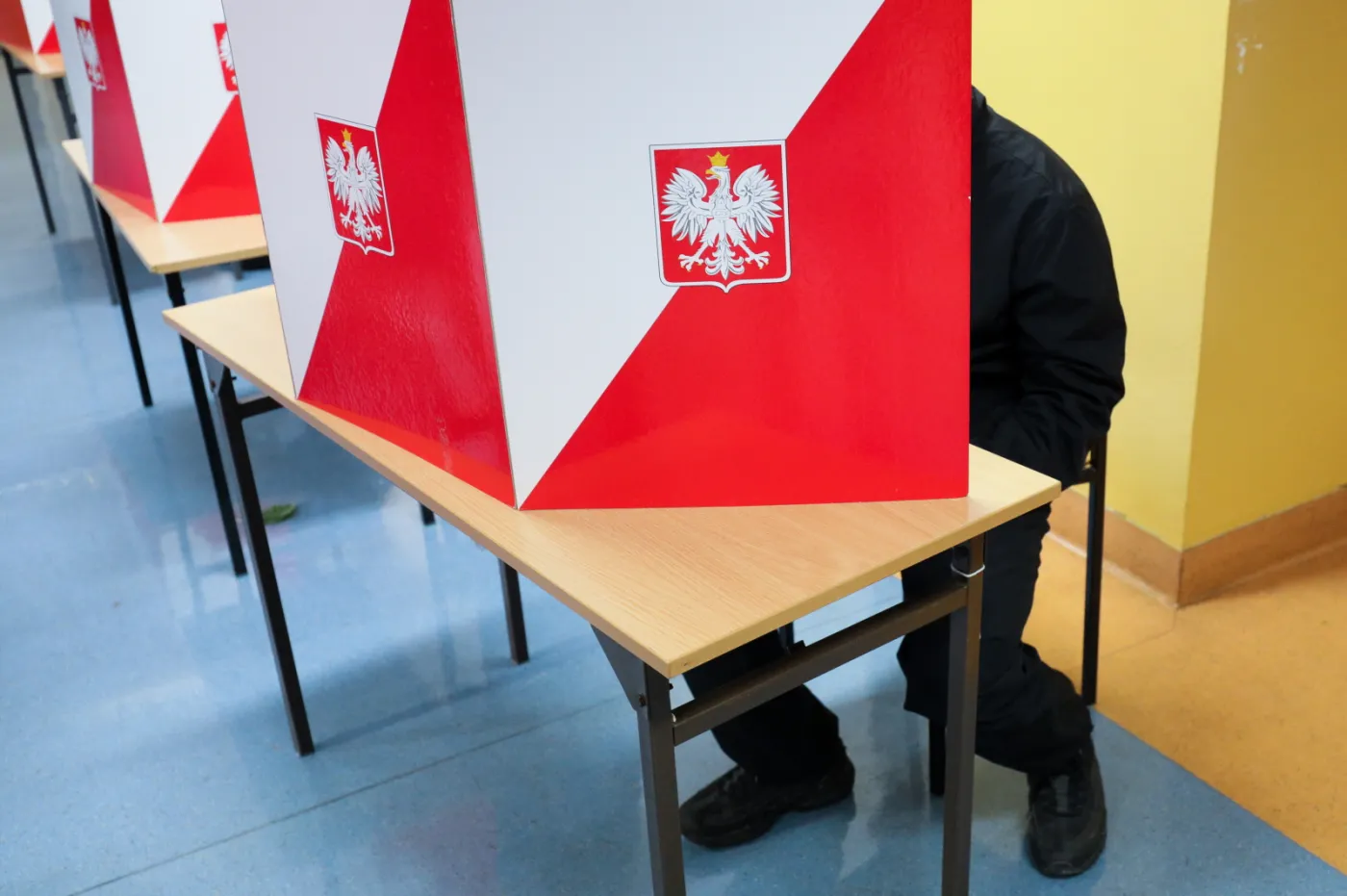 PKW podało wyniki wyborów z ponad połowy komisji senackich. KO na razie tylko 26,69 proc.