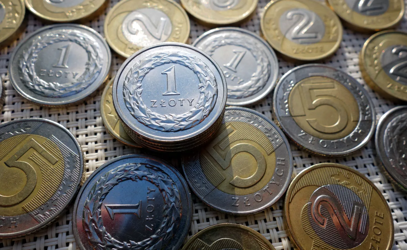 Dobry dzień dla polskiej waluty. Złoty umocnił się wobec euro, dolara i franka
