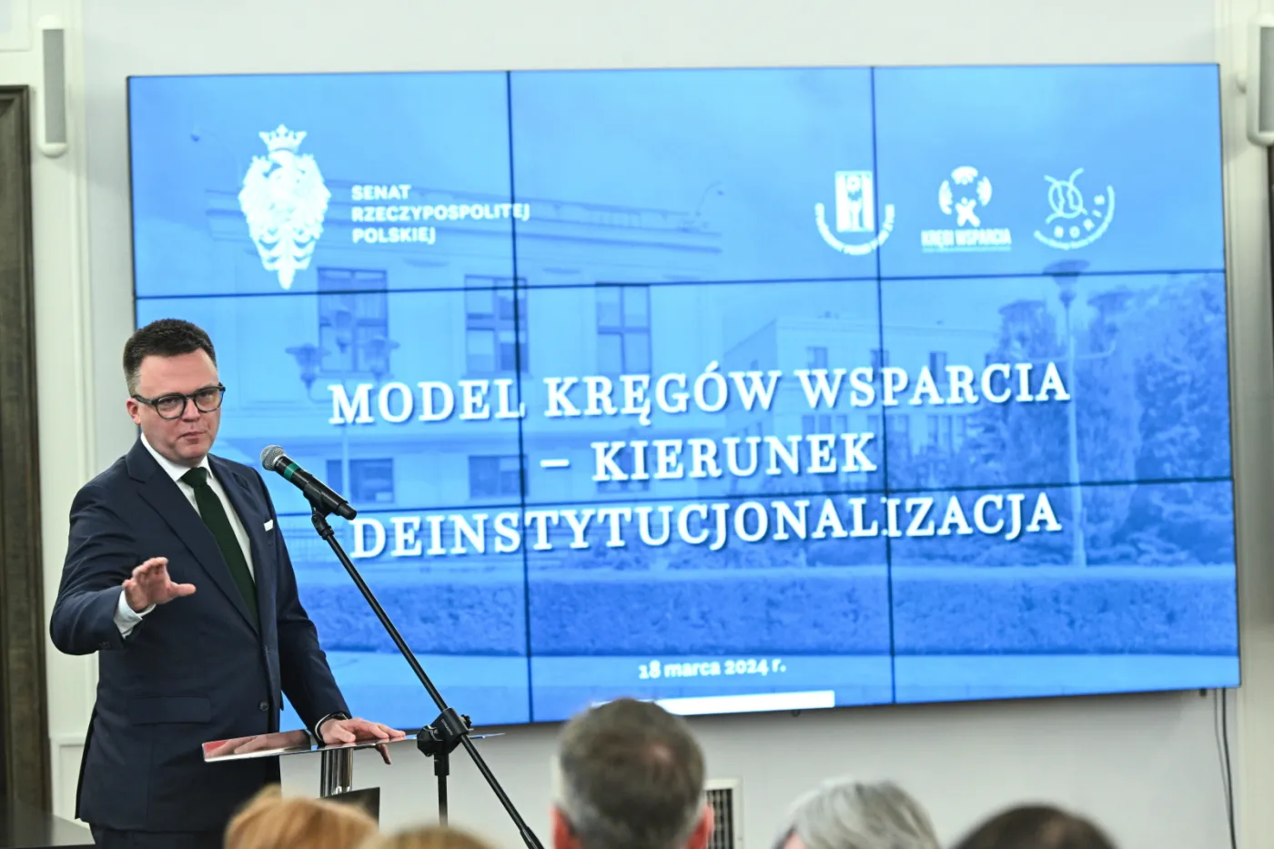 Hołownia o deinstytucjonalizacji: Człowiekowi nie wystarczy wolna wola, gdy brak mu możliwości wyboru