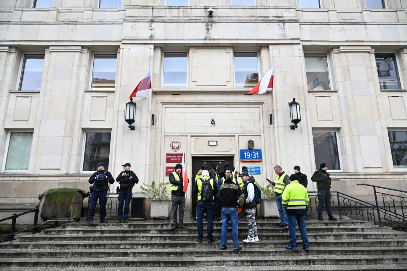 Większość rolników opuściła gmach ministerstwa rolnictwa