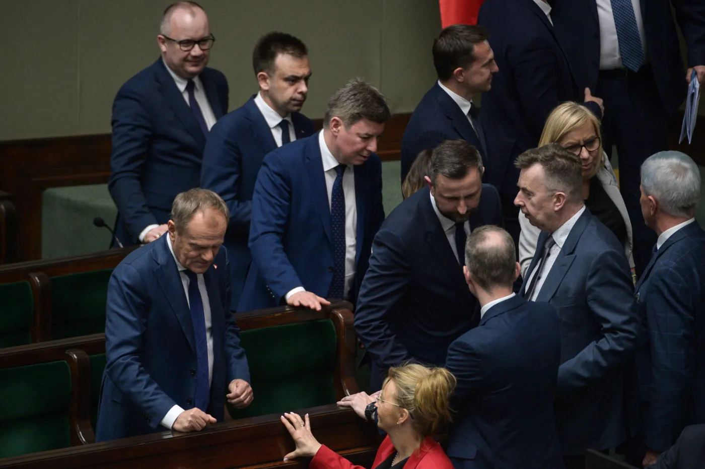 Tak się zarabia u Donalda Tuska. Znane są pensje nowych pracowników KPRM