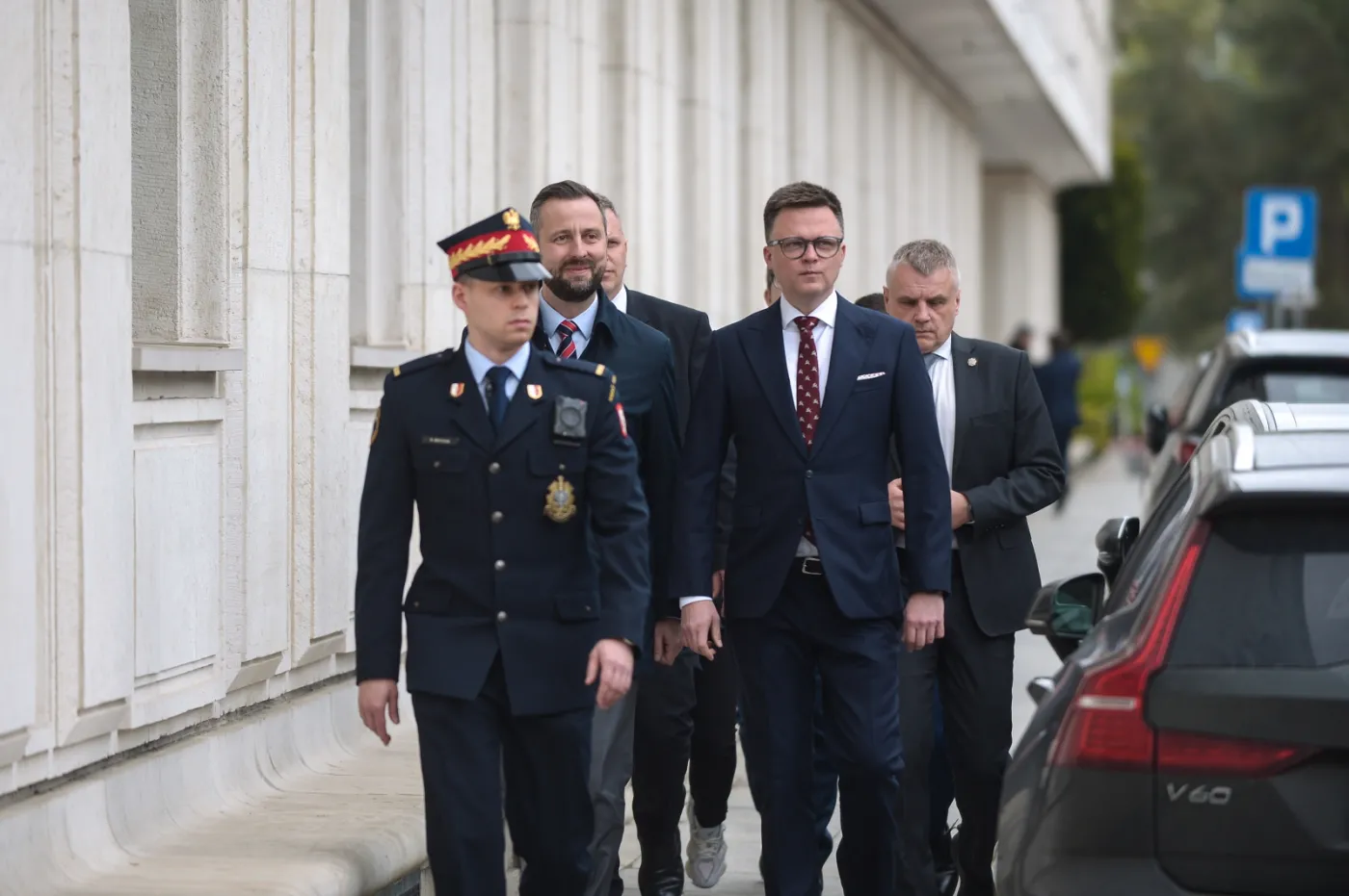 Kamiński i Wąsik z zarzutami. Hołownia: Każdy podejmuje decyzje o tym, jak się zachowuje
