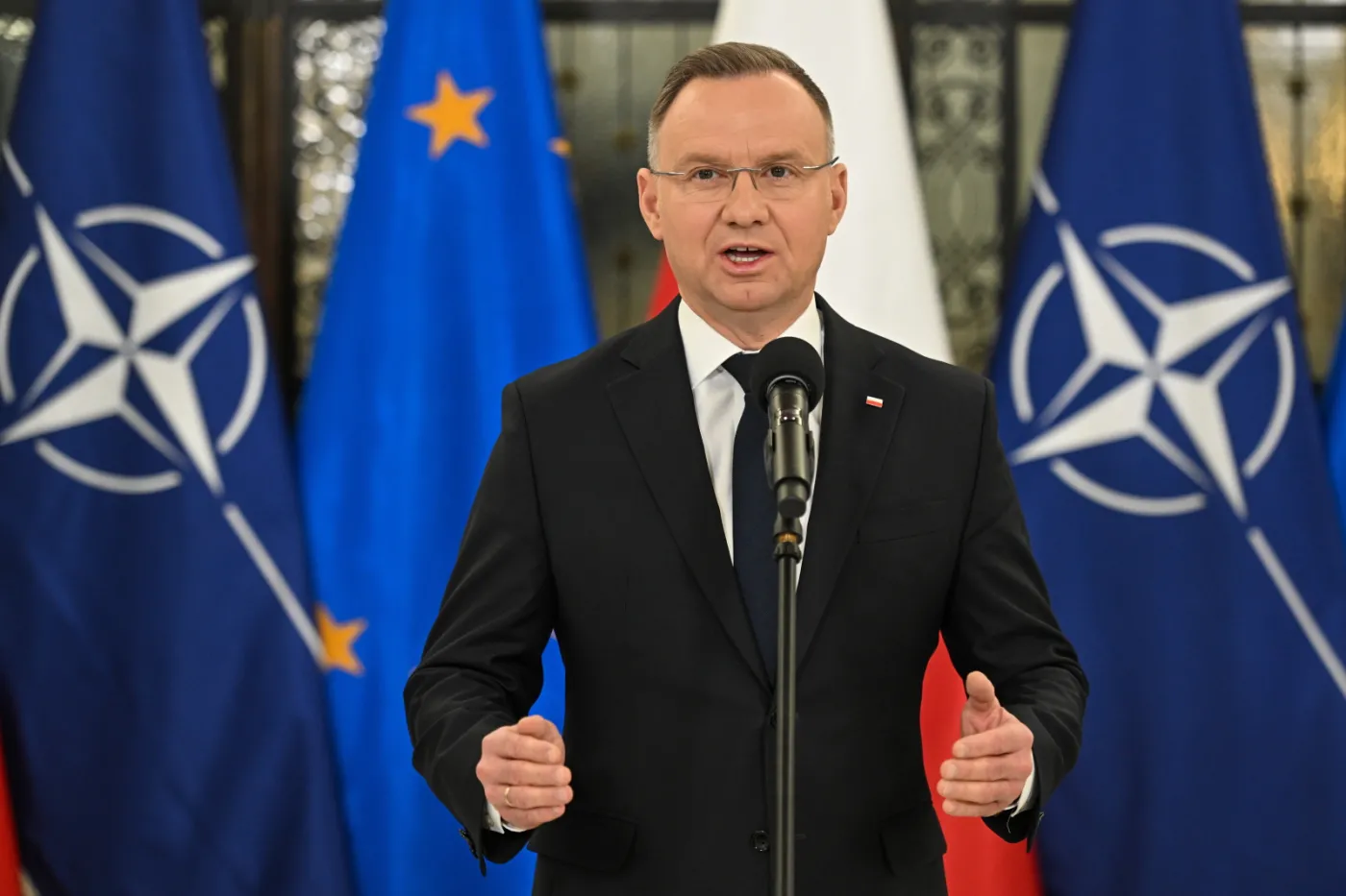 Prezydent o wystąpieniu Sikorskiego: Wiele kłamstw i manipulacji