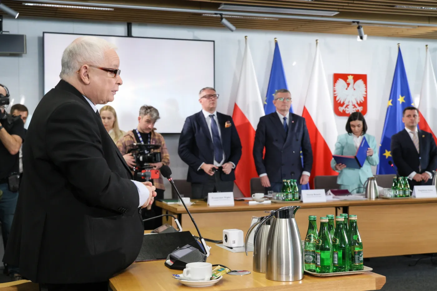 Komisja śledcza ds. Pegasusa: Przegłosowano wniosek o ukaranie Kaczyńskiego za niekompletne przyrzeczenie