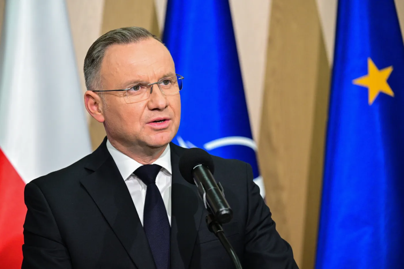 Dera: Prezydent jest zaniepokojony wydarzeniami w siedzibie KRS, śle pisma do Bodnara