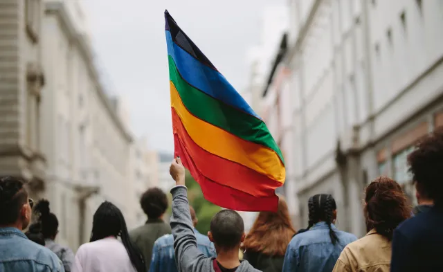 Co w projekcie nowej koalicji zapisano dla LGBT? Środowisko domagało się tego od lat
