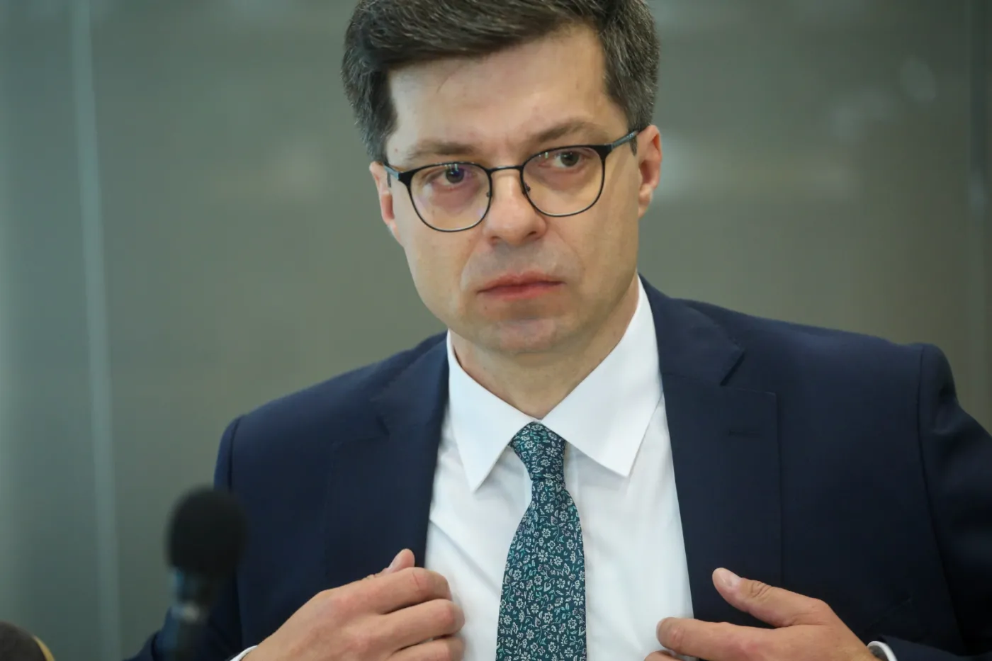 Afera wizowa. Świadek komisji śledczej: Dyrektor Majewski mówił, że szef jest niezadowolony