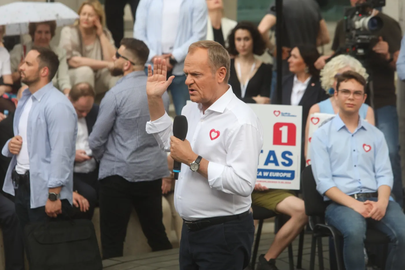 Podniesienie płacy minimalnej. Tusk ostrzega przed jej drastycznym wzrostem
