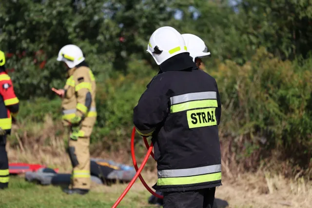 Kolejne podpalenie? Płonie złomowisko samochodów