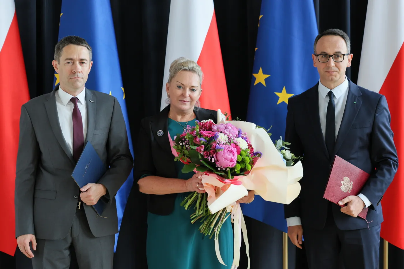 Reakcja pracownicy PKP PLK zapobiegła katastrofie kolejowej. Klimczak wręczył honorowe odznaczenie