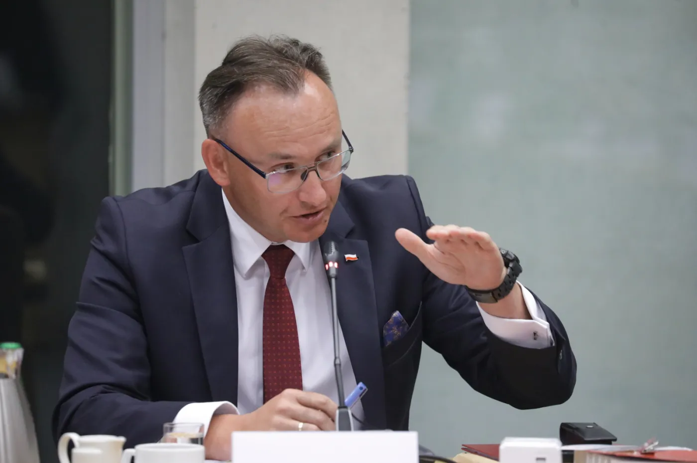 Pawlak: Przygotowałem wstępną wersję umowy ws. środków na zakup Pegasusa