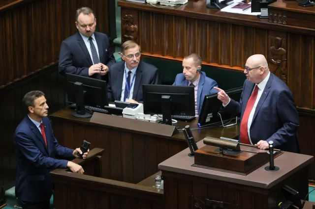 Mobilizacja w Sejmie. Koalicja coraz bliżej utraty większości
