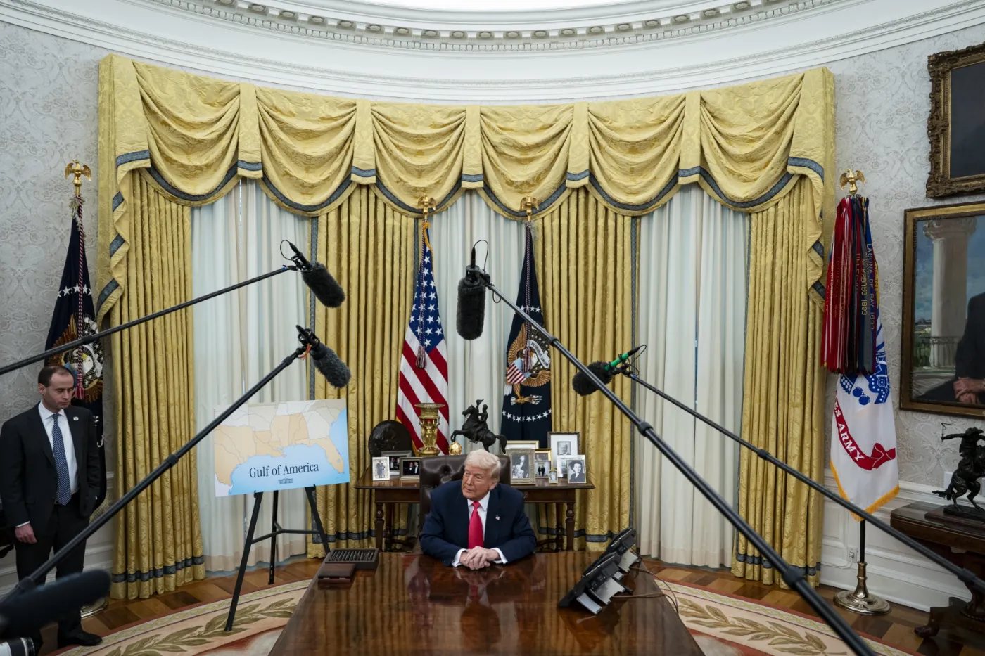 Donald Trump. Kłamca w salonie kłamców