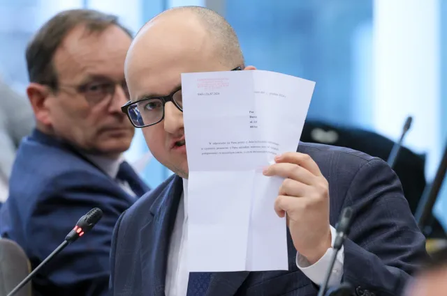Matecki zatrzymany przez ABW w drodze do prokuratury. Poseł PiS usłyszy sześć zarzutów