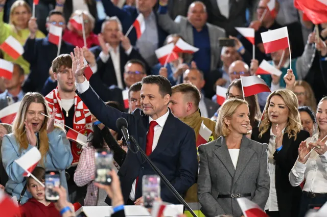 Trzaskowski: Idę po zwycięstwo dla was wszystkich [PRZEMÓWIENIE ZE SZTABU]