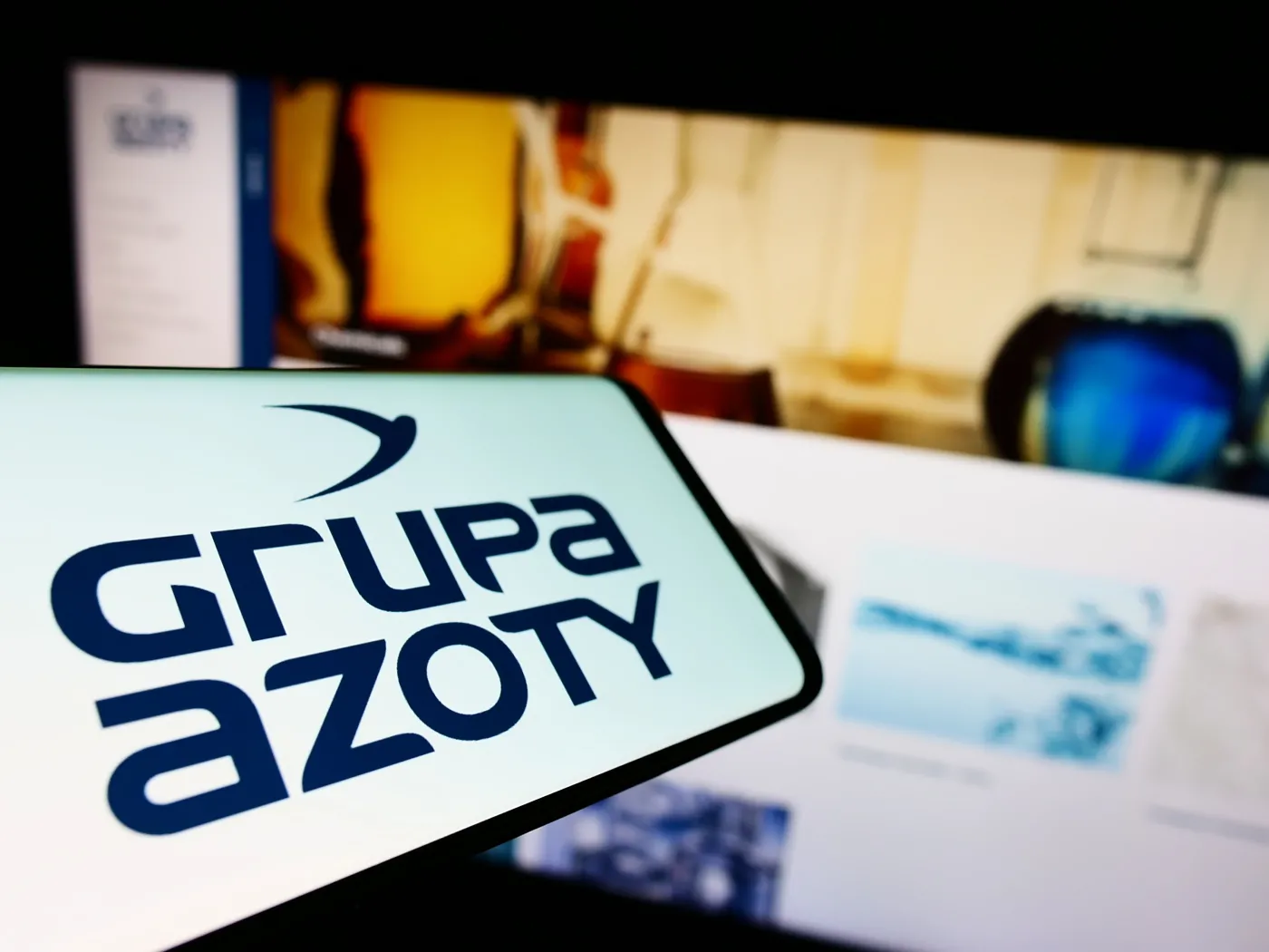 Grupa Azoty i Polimery Police. Banki przejęły 76,8 mln euro, trwają rozmowy z Orlenem