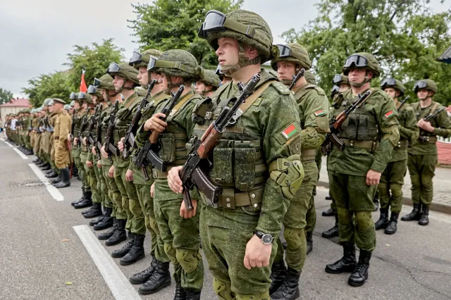 Białoruś odsuwa manewry Zapad-2025 od granicy z Polską. Ekspert: To tylko zasłona dymna