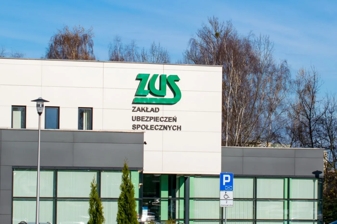 Jak obliczyć składki za pracownika na urlopie wychowawczym