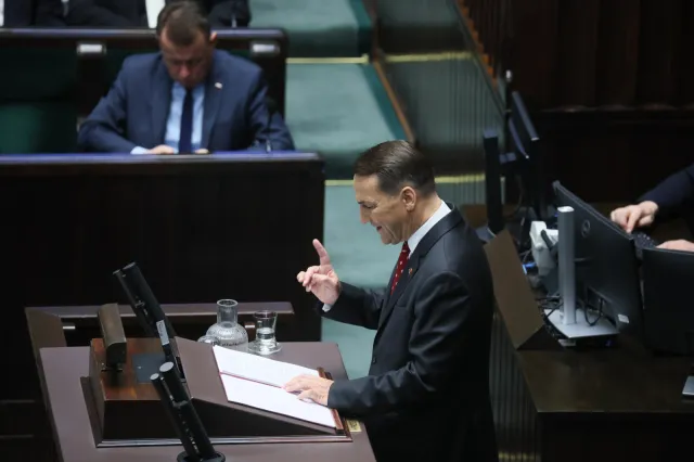 Rozmowy pokojowe: Polska znów pominięta [OPINIA]