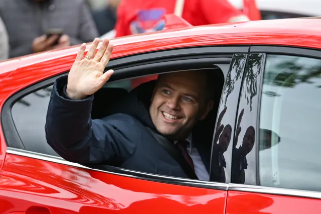 Oświadczenie majątkowe Karola Nawrockiego. Czarnek mówi o 120 tys. zł za kawalerkę