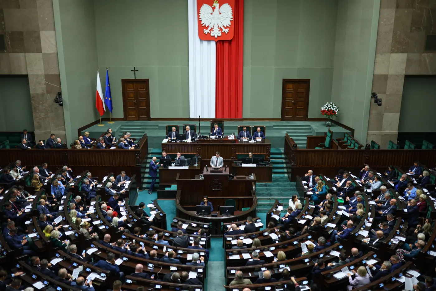 Polska reaguje na procedurę KE. Sejm za uznaniem kwalifikacji pielęgniarek z Rumunii