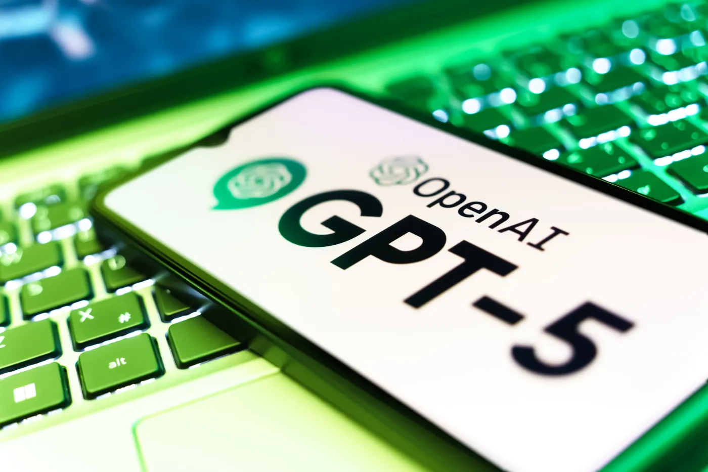 OpenAI i Microsoft ogłaszają nowe porozumienie. Chat GPT ma zacząć zarabiać