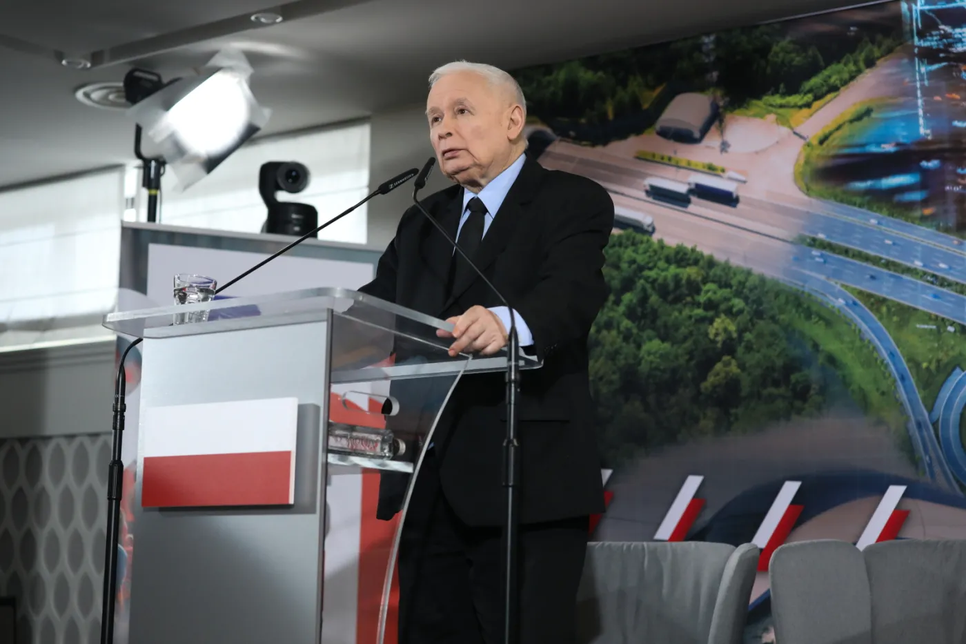 Kaczyński krytykuje obecny rząd. "Polska potrzebuje sprawnego rządu"
