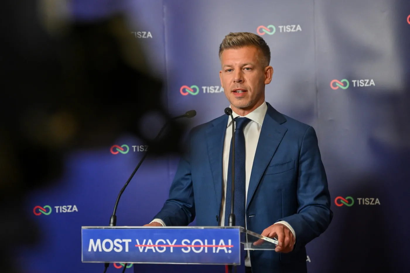 "Zostajemy w Europie". Węgrzy świętują zwycięstwo Magyara [RELACJA Z BUDAPESZTU]
