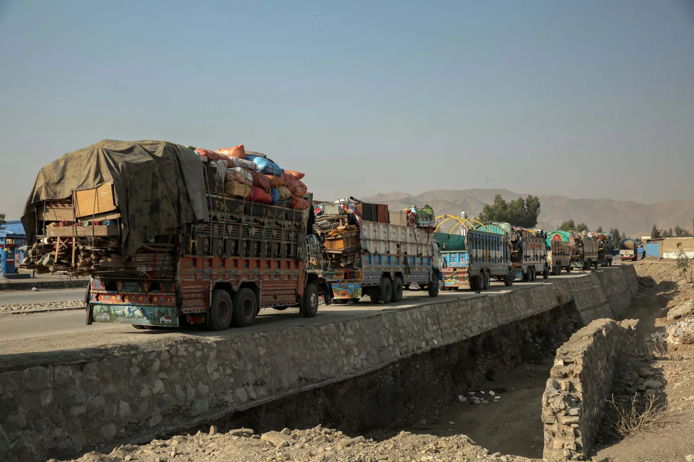 Wojna Pakistanu z Afganistanem? Ataki na Kabul i Kandahar, Islamabad ogłasza stan „otwartej wojny”