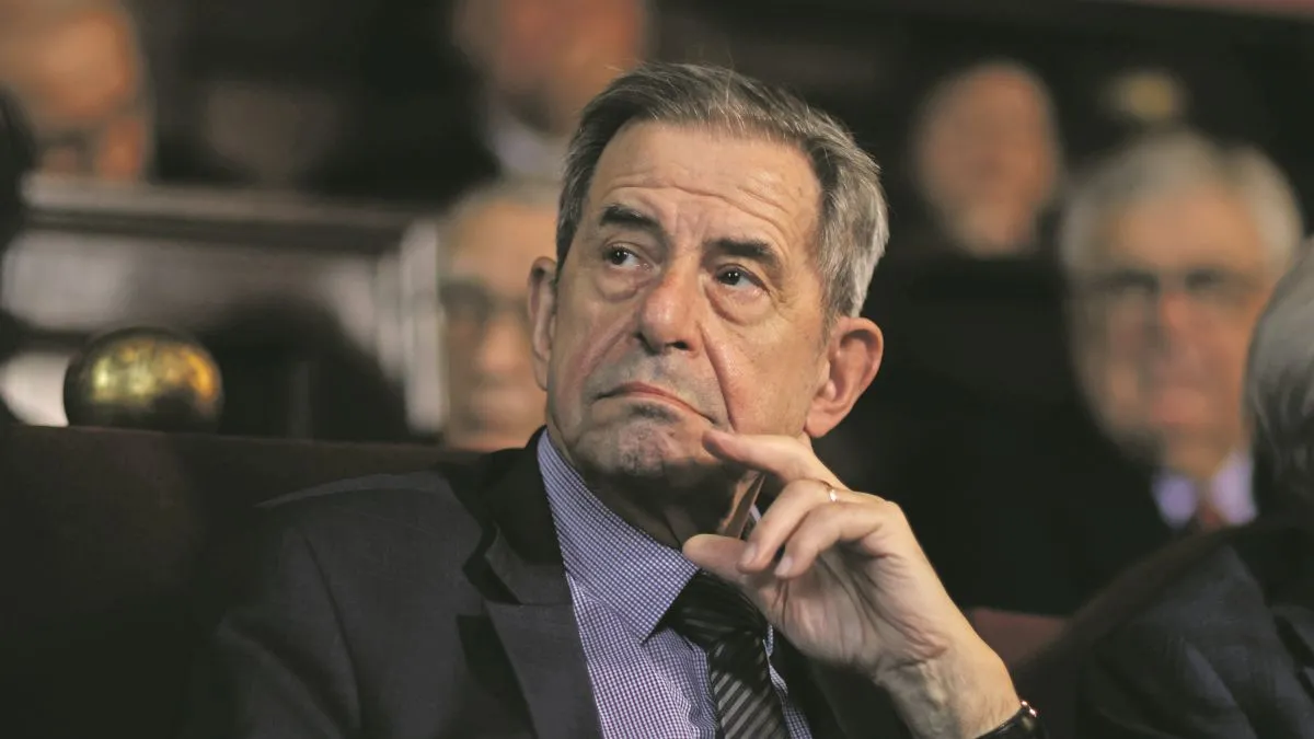 31. Andrzej Zoll