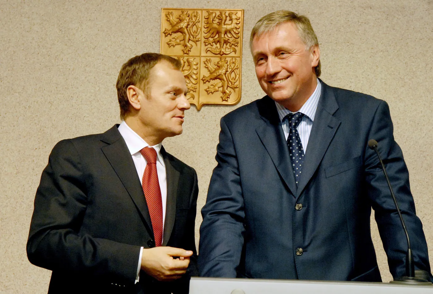 "FT": upadek czeskiego rządu dowodzi, że UE potrzebuje prezydenta