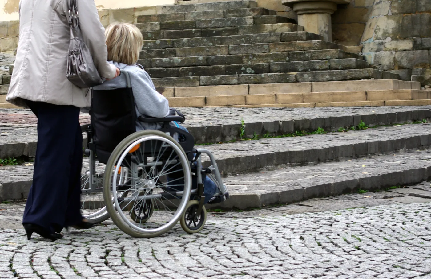 Od dziś wyższe świadczenie dla opiekunów niepełnosprawnych