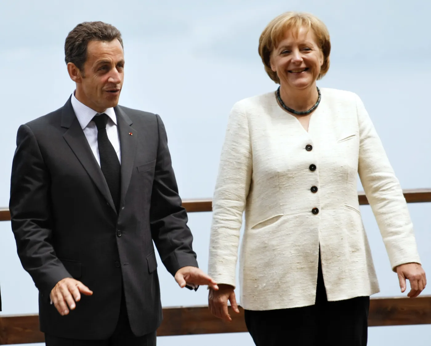 Sarkozy i Merkel grożą Grecji zawieszeniem pomocy
