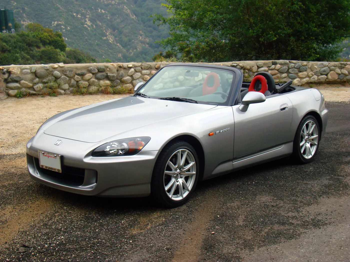 547755-hondas2000-004.jpg