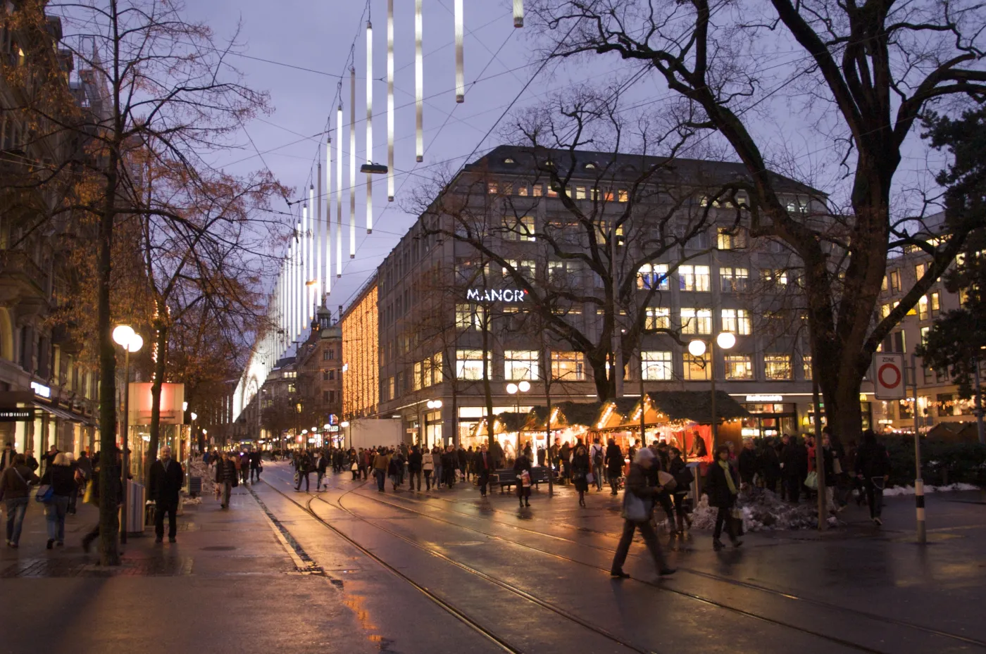 1095489-bahnhofstrasse.jpg