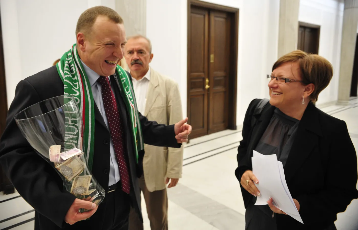 Beata Kempa "trzaska drzwiami i wychodzi z posiedzenia klubu". Opuści Solidarną Polskę?