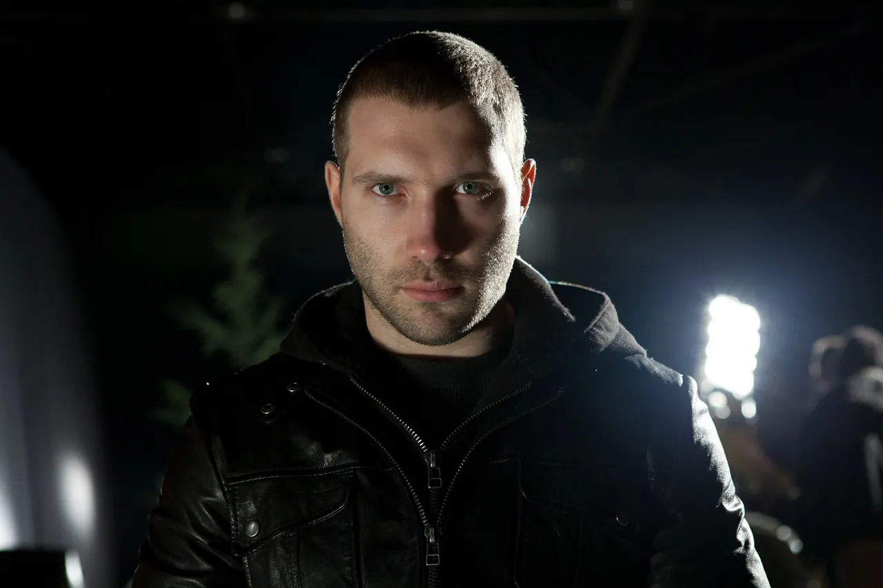 1174373-jai-courtney.jpg